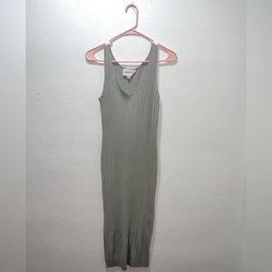 Olive green body con midi-dress w/ soft ribbed stitching.